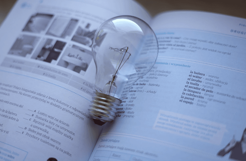 Comment combiner growth hacking et IA pour scaler votre prospection B2B en 2030 🚀